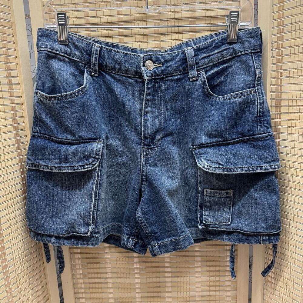 Divided Denim Shorts Women's Size 6 Blue Cargo Pockets